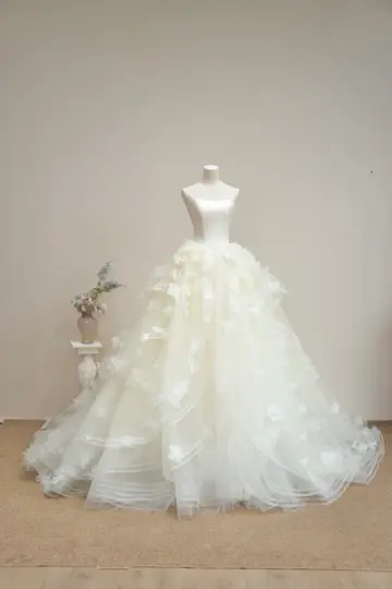 Light apricot strapless, fitted waist, full skirt, long ball gown, bridal dress R8900