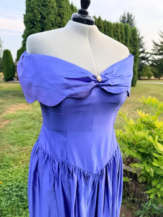 Vintage 1980s Periwinkle Blue Off Shoulder Prom Dress | Plus Size Formal Princess Dress | Basque Waist