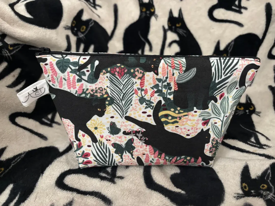 Black Cat Zipper Pouch