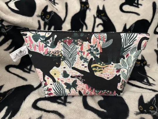 Black Cat Zipper Pouch