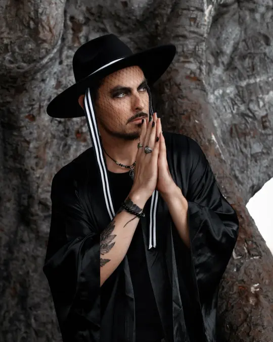 White Nightmare | Lively Ghosts Veiled Hat