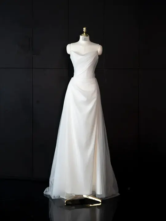 White strapless fitted long ball gown/bridal dress R8966
