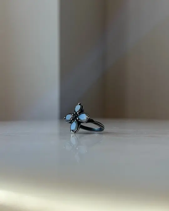 Lily Altar // Grey Moonstone // 5.75