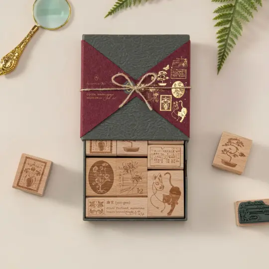Hinoki - ‘The Wandering Botanist’ Engraved Wooden Stamp Set