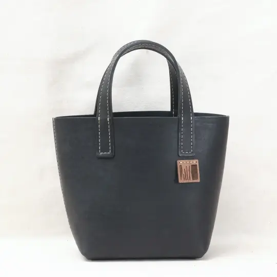 STUDIO LINE  XSmall Hand Tote in black