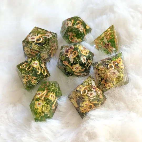 Verdant Sanctuary Dice Set – 8-Piece Green Nature DnD Dice | Fennek & Finch
