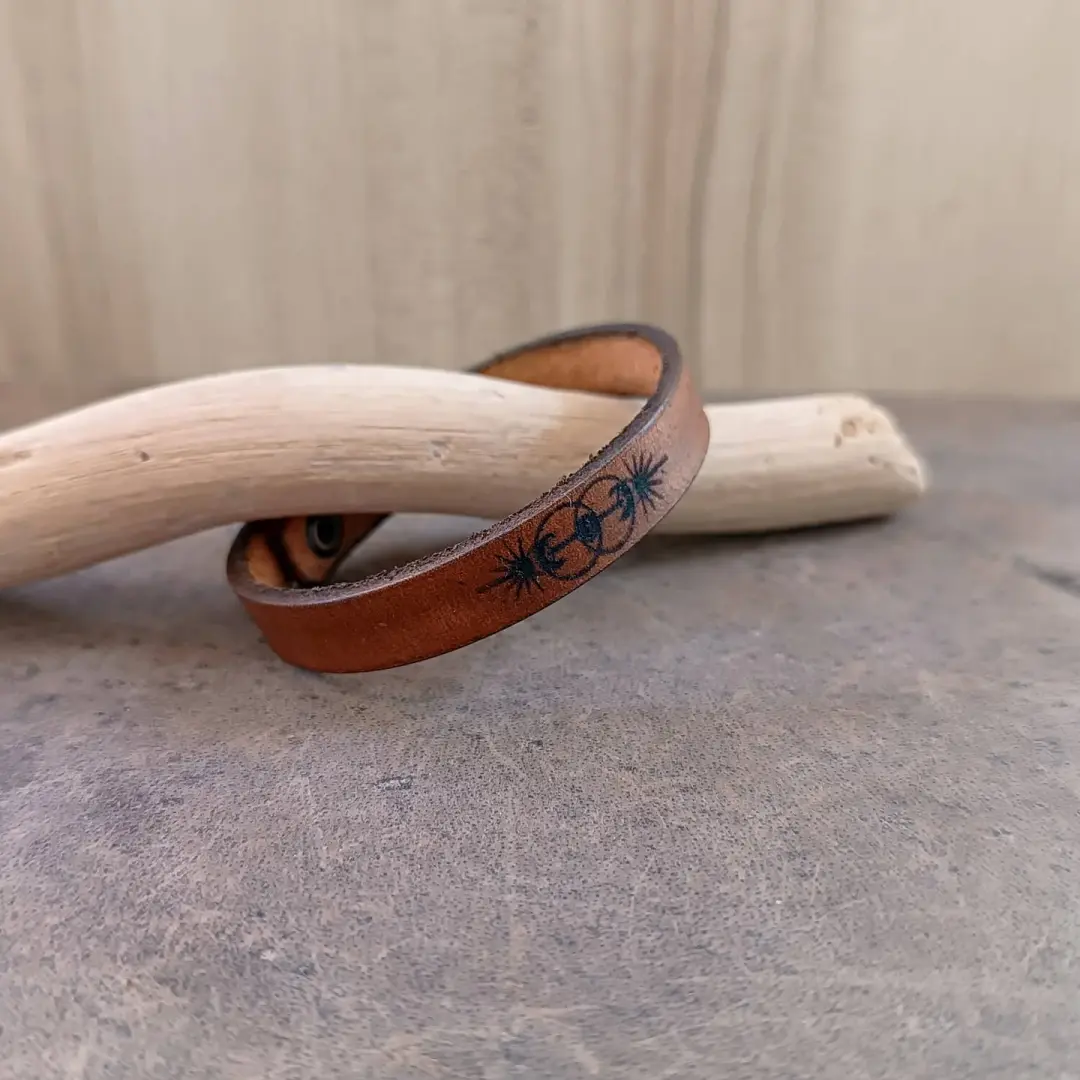 Minimalist Vesica Piscis Bracelet | Sacred Geometry Slim Leather Cuff