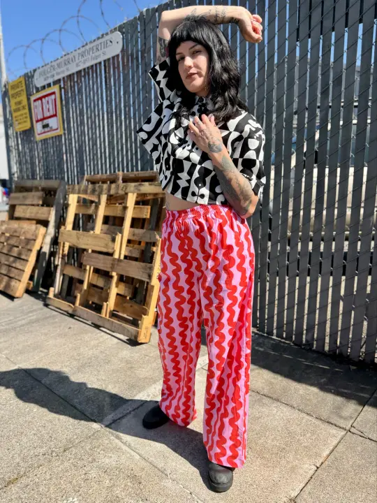 Easy Pant Pink Squiggle