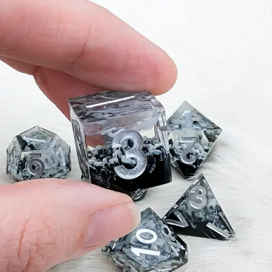 Snowy Mountain Sharp Edge Resin DnD Dice Set