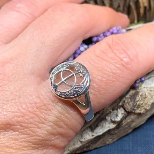 Chalice Well Ring