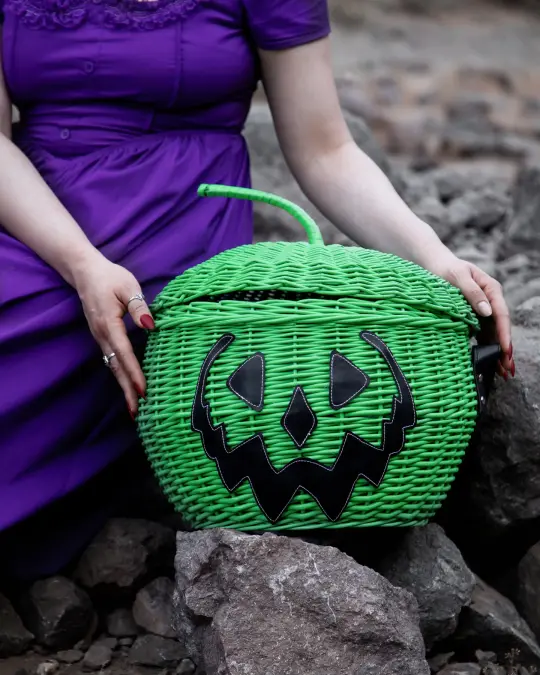 Haunted Hallows Picnic Basket (Green) [Limited Edition]