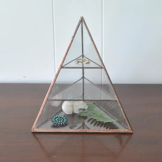 Lyra Pyramid - large