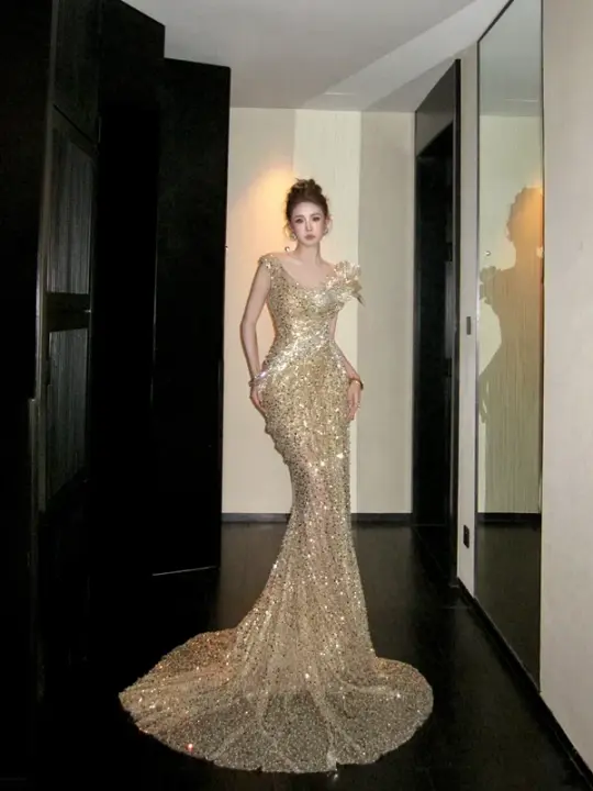 Gold halter-neck, fitted, bodycon, sexy fishtail skirt ball gown R8664
