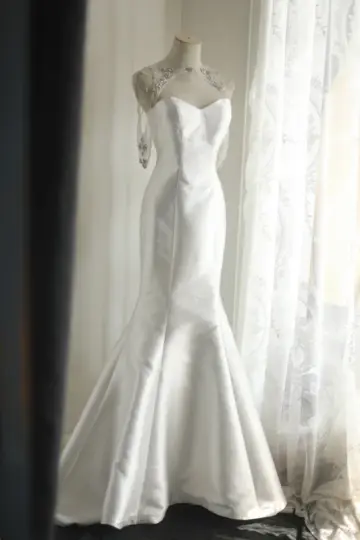 White satin fitted mermaid long ball gown/bridal dress R6772