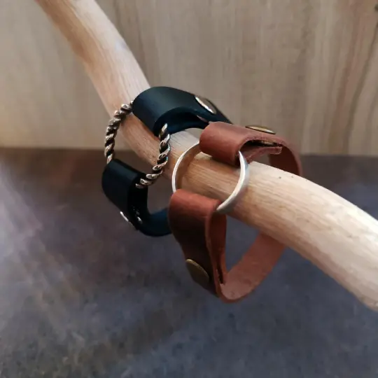 Minimalist Leather Ring Holder Bracelet (1.2 cm) | Discreet Wedding Band Keeper