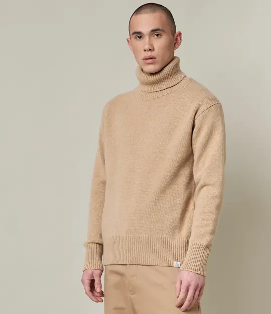 Sturdy Merino Wool-Cashmere Turtleneck