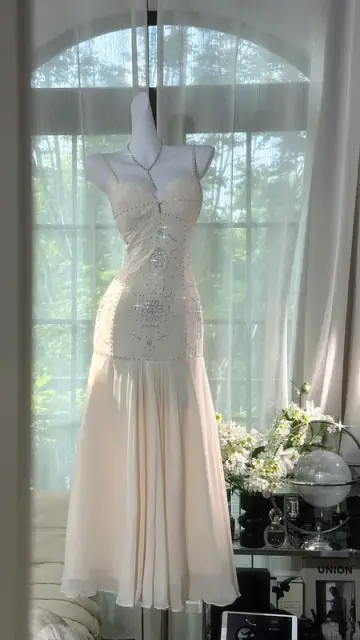 Champagne white halter-neck fitted long ball gown R7625
