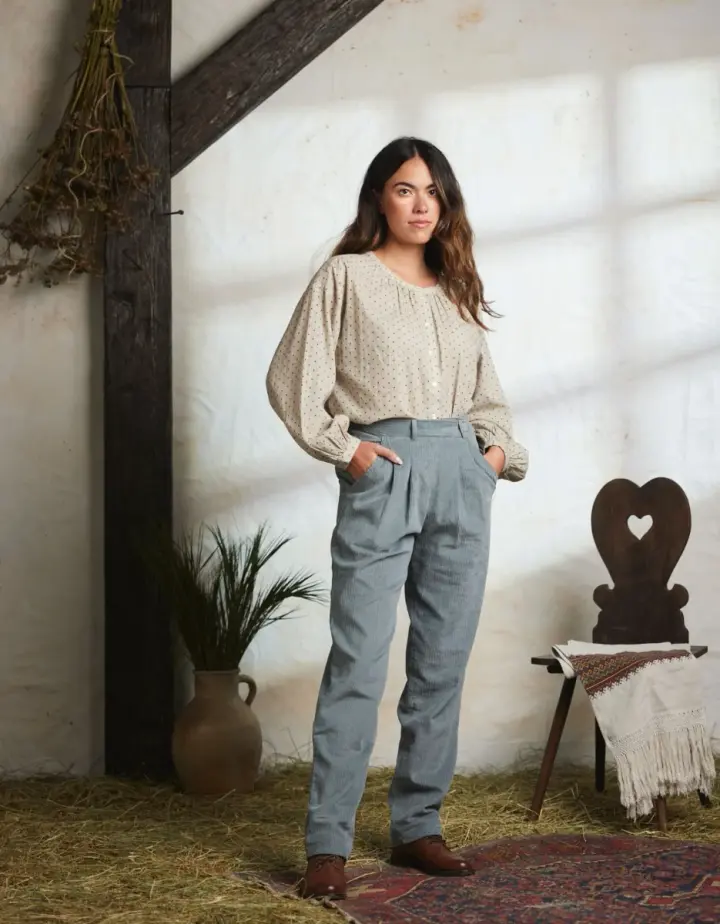 Pantalon 'Yana' en velours côtelé lagon
