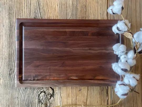 25M013 - Joined Walnut Board with Juice Groove