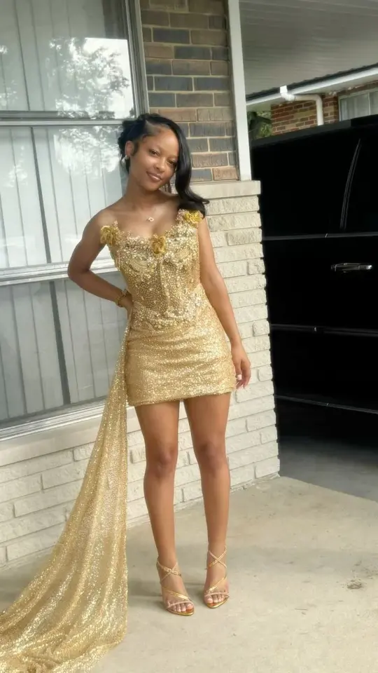 Elegant Golden Sheath Strapless Sequin and Applique around the Neck Bodycon Mini Dress Homecoming Dress RS161