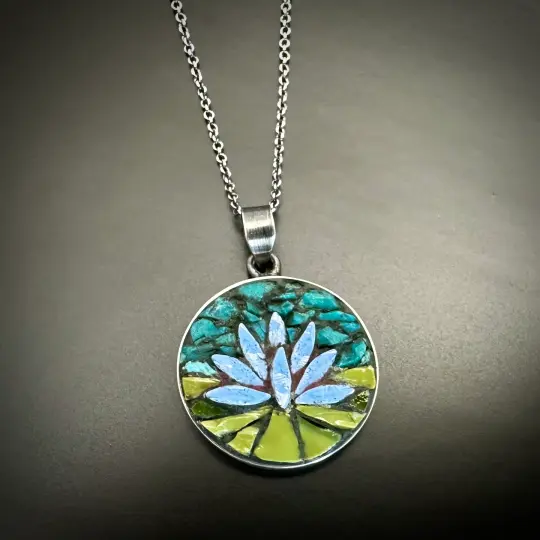 Blue Lotus Pendsnt