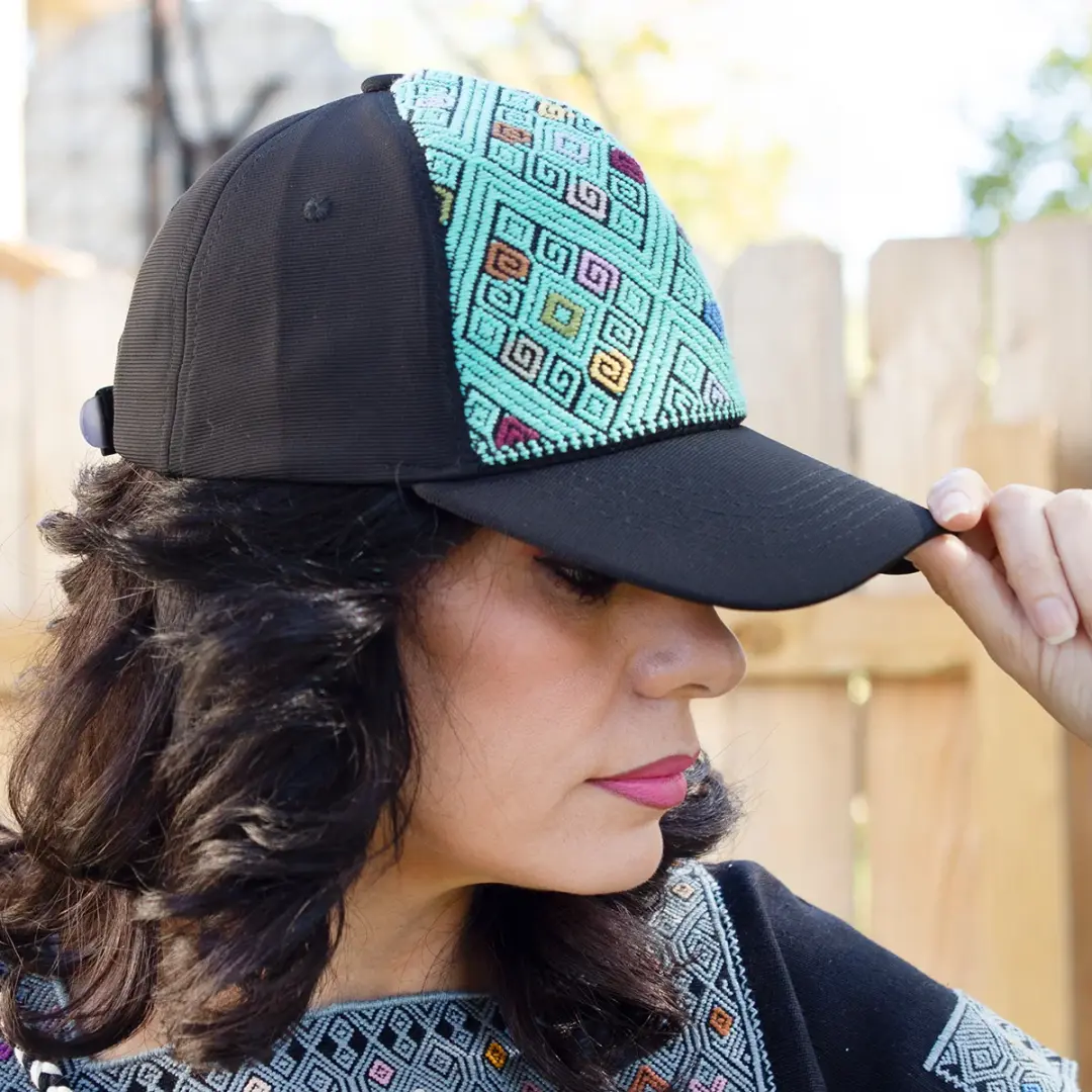 Larráinzar Telar Woven Cap