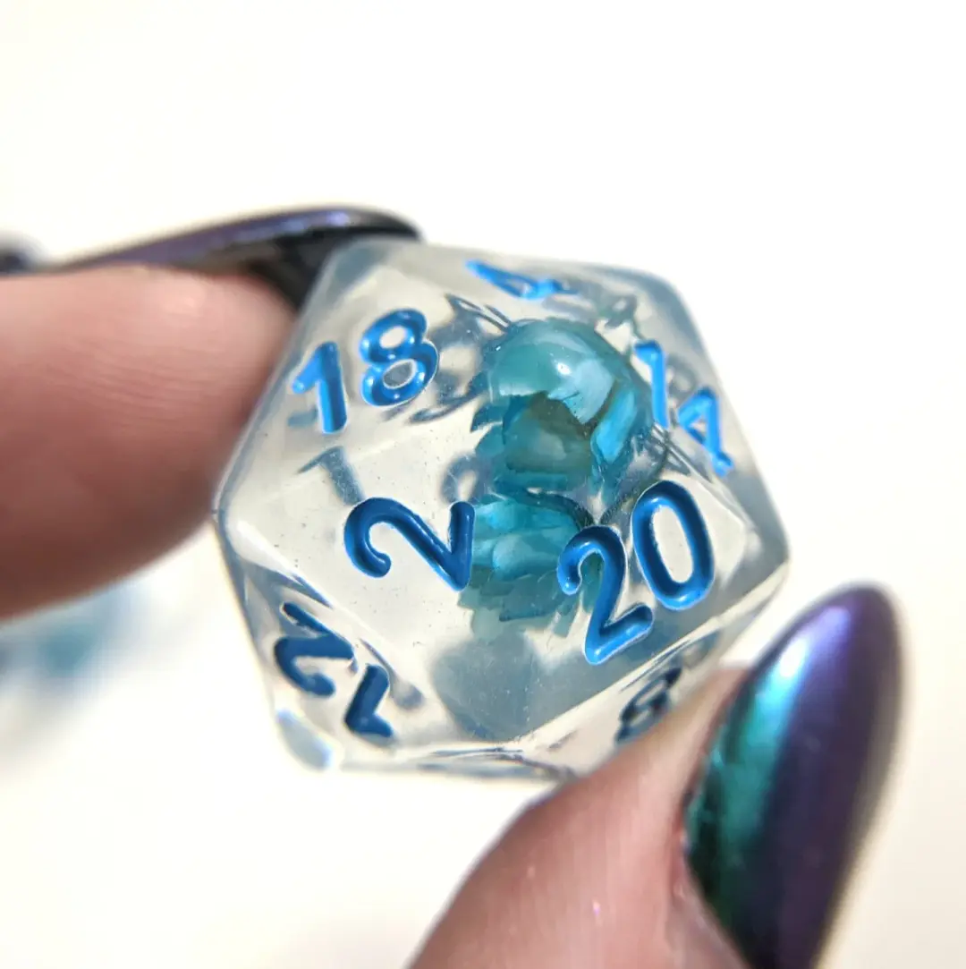 Blue Flower Dice Set – 7-Piece Real Dried Flowers Botanical DnD Dice