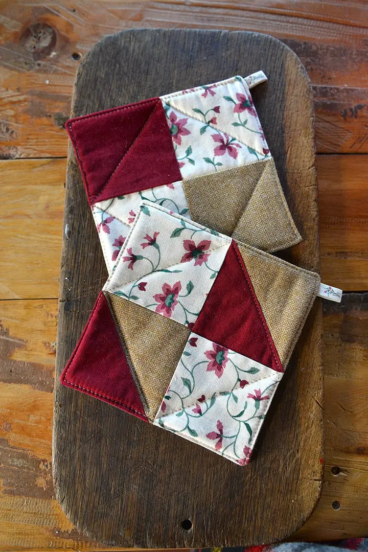 Patchwork Potholders (Set of 2) Holiday
