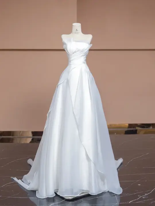 White strapless, fitted waist, long, elegant ball gown/bridal dress R8323