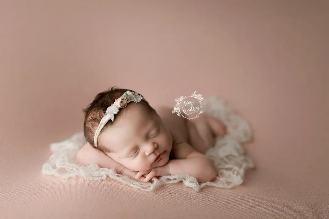 Dolly knit beanbag backdrop in Blush