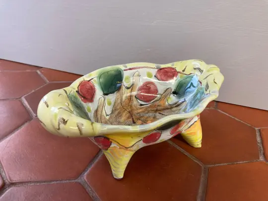 Four Legged Tub With Oak Leaf