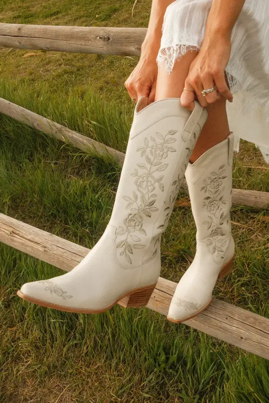 Avery Boot in Cream