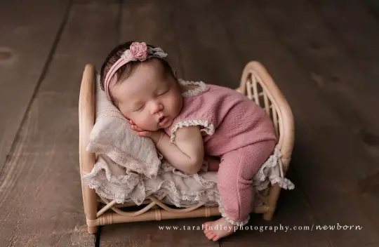 Wood newborn bed