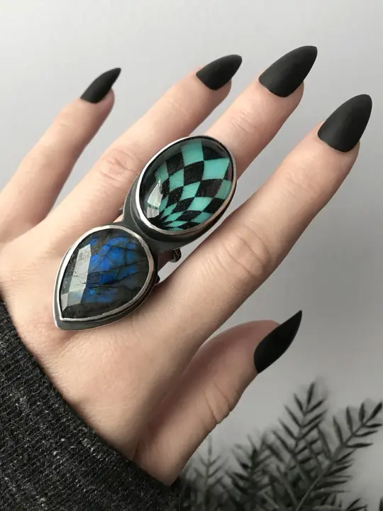 Glowing Quartz & Labradorite Op Art Ring - Size 7.5