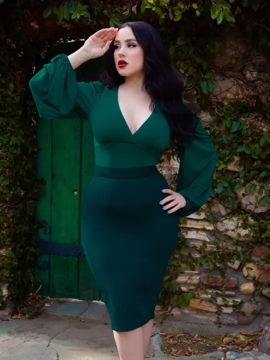 Vamp Pencil Skirt in Hunter Green