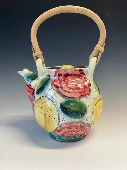 Roses, leaves and lemons tea pot