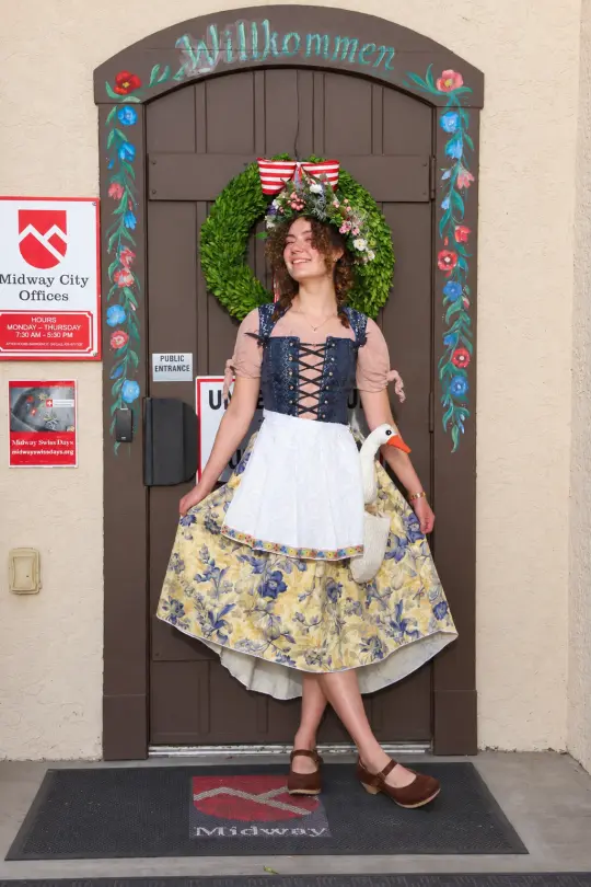Oktoberfest Set #17: Elizabethan Corset + Hobbit Tulip Skirt + Apron *blouse sold separately* - Oktoberfest Sets Collection