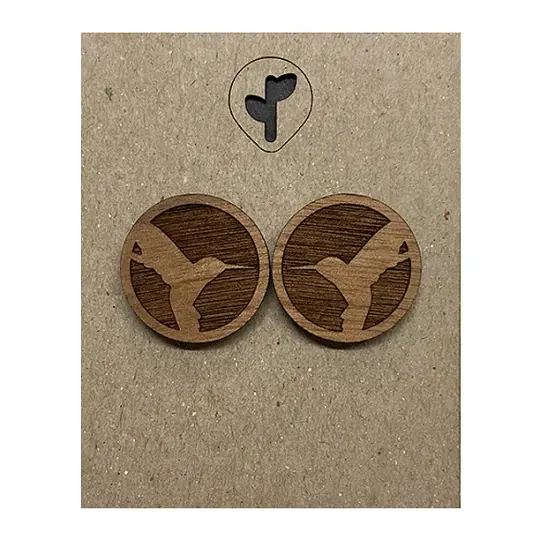 huitzilin / studs / walnut