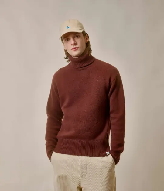 Sturdy Merino Wool-Cashmere Turtleneck