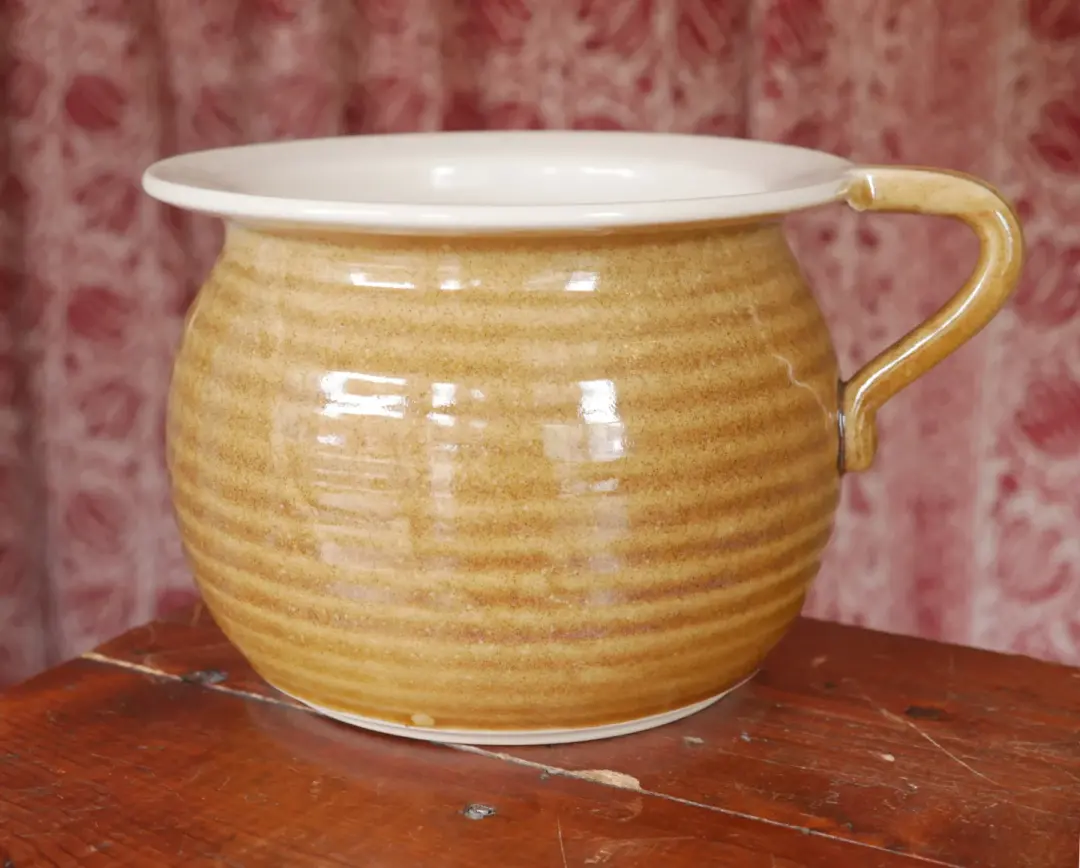 Chamber Pot