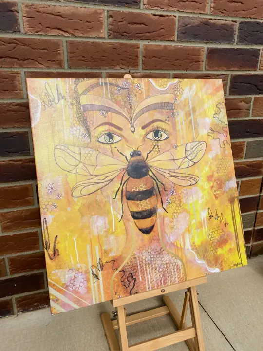 Queen B - Canvas Print