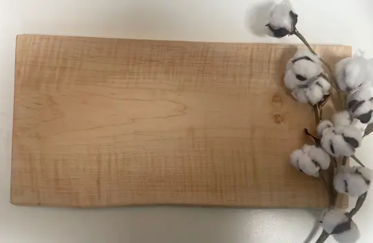 23LN01 - Live Edge Maple Board