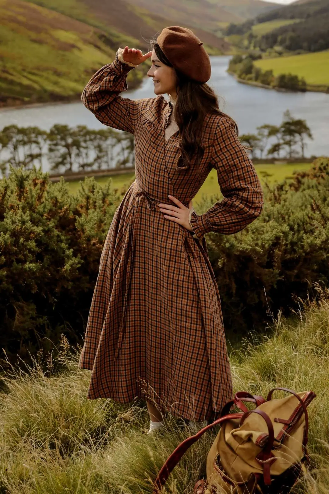 Darcy – Linen Wrap Dress with Ruffled V-Neckline