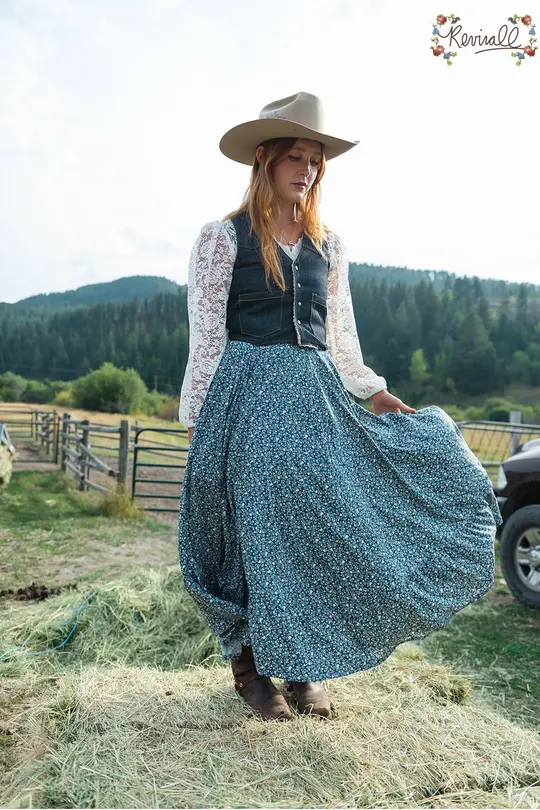 White Bear Skirt in Bella Blue-Small