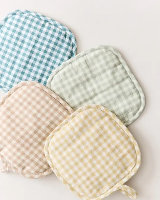 Petite Gingham Potholders