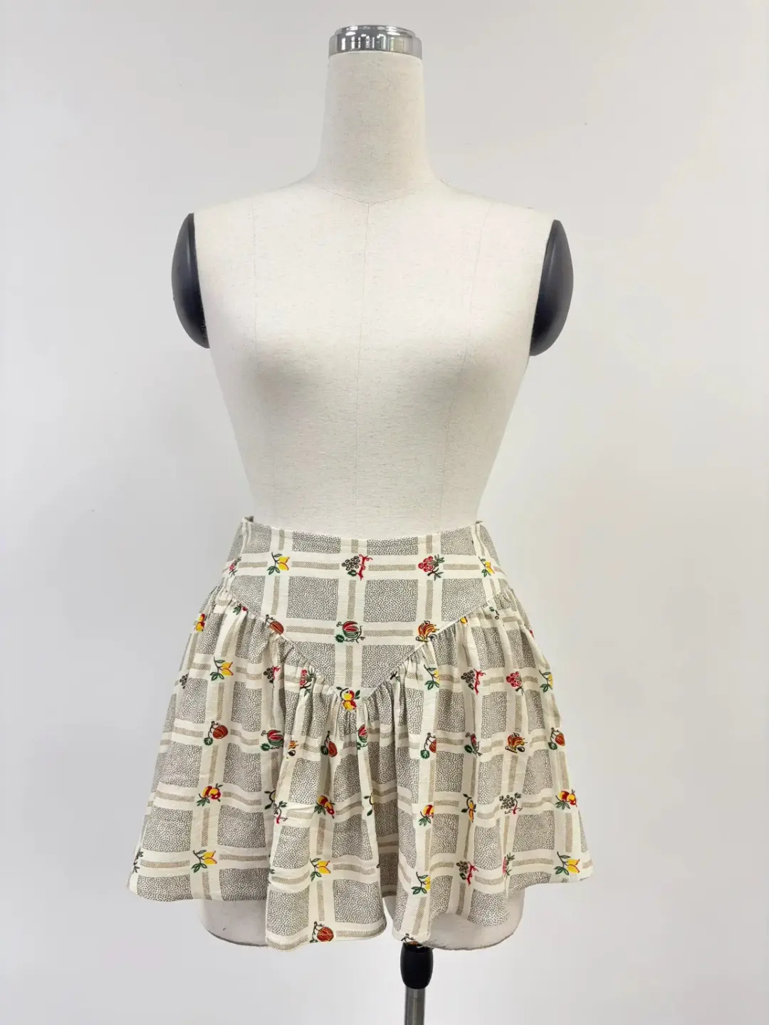 SAMPLE #426 - S Soft Linen Fruit Plaid Park Mini Skirt - Cream / Tan