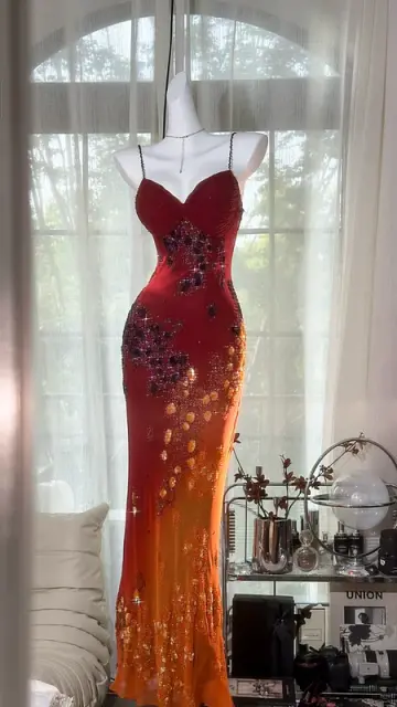Red gradient halter-neck fitted long ball gown, sexy and sexy R7646