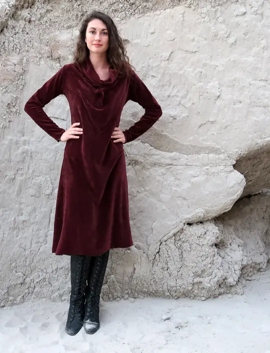 VELOUR Vagabond Simplicity Below Knee Dress