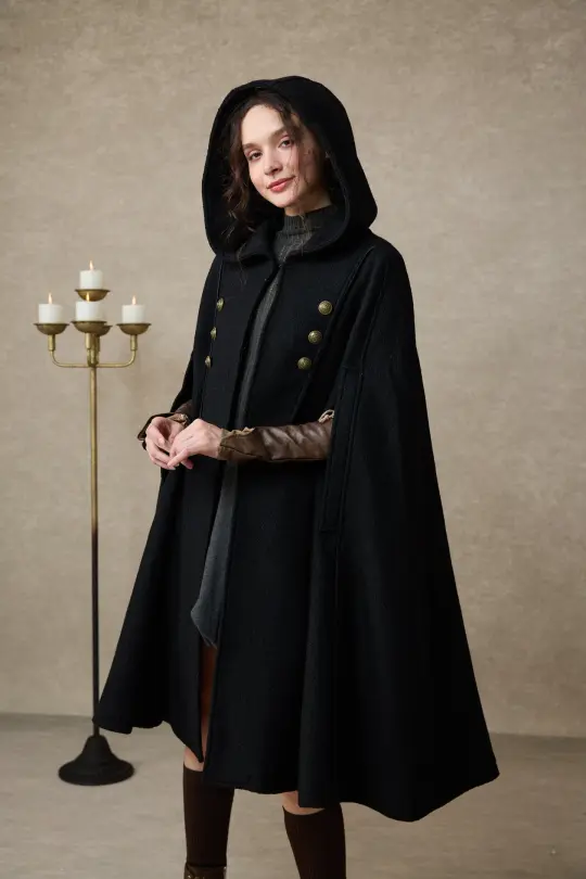 Briar 33 | 100% Wool Hooded Cape Coat