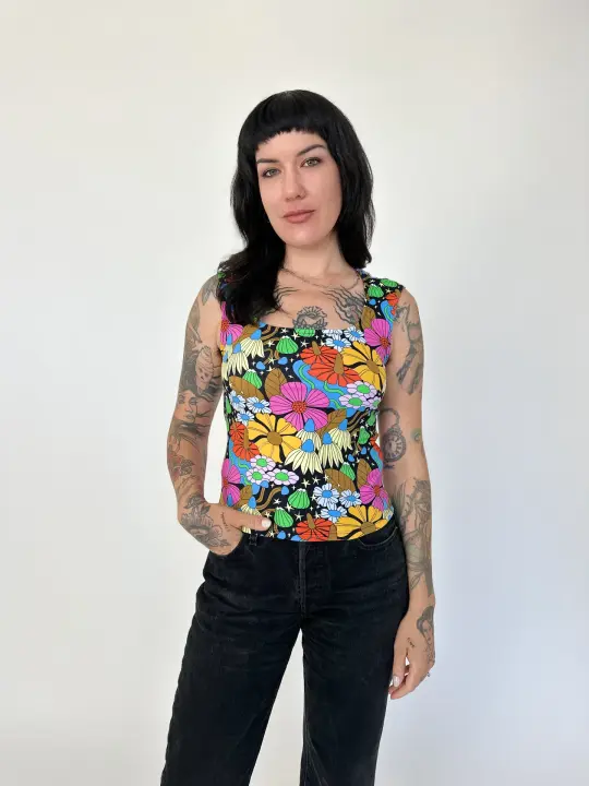 Scoop Top Cosmic Floral
